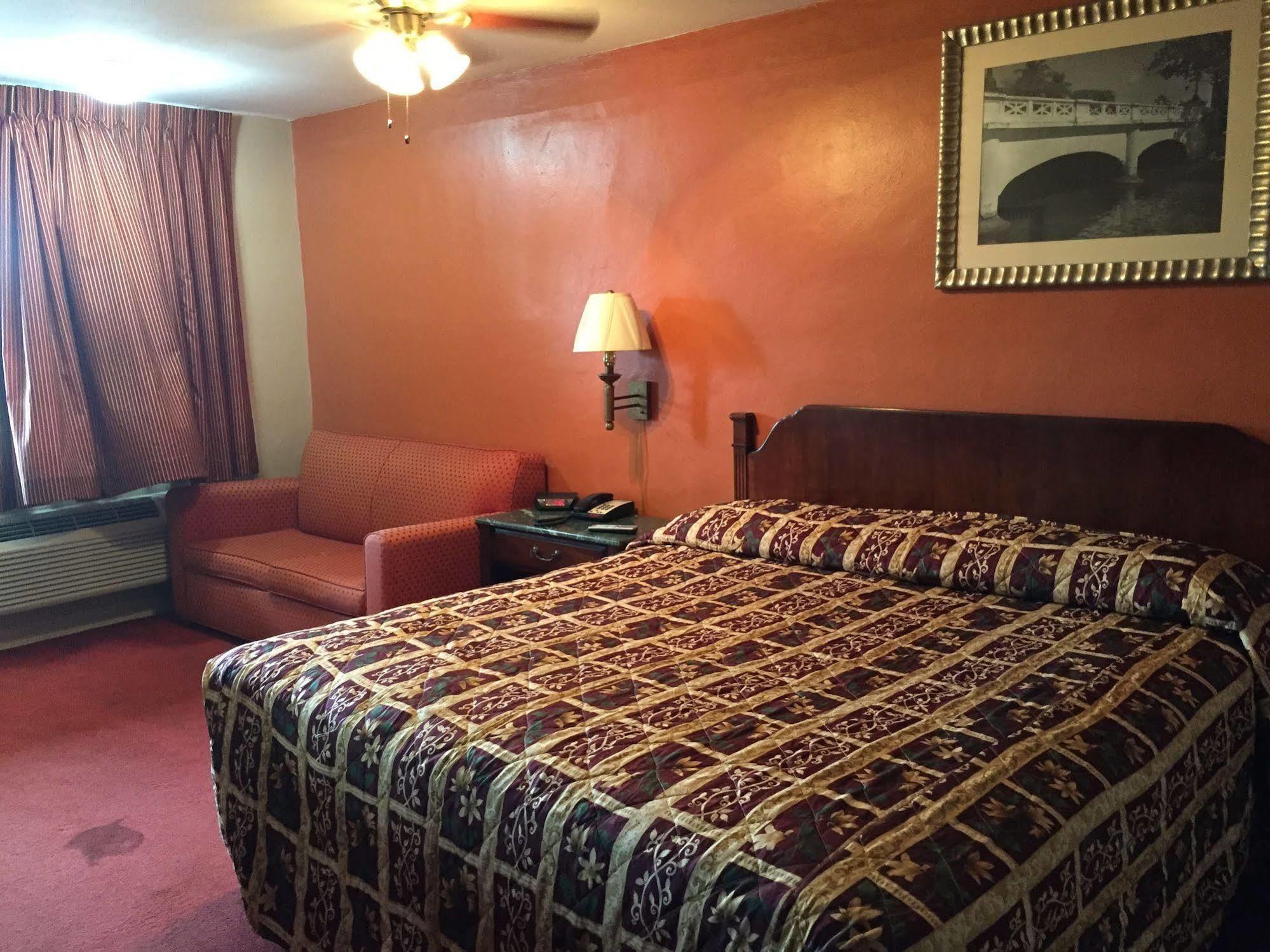 Deluxe Inn Airport McAllen Bagian luar foto